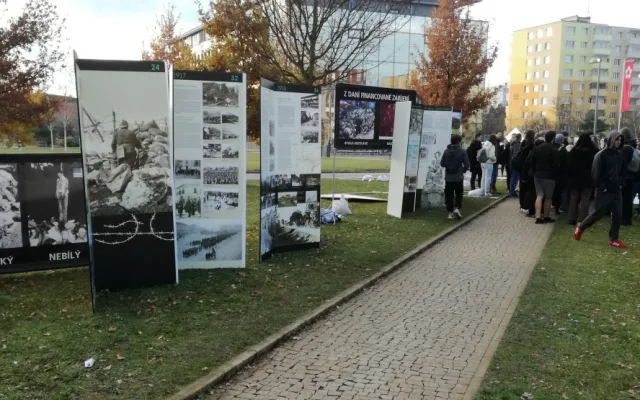 "Šokující a drastické." Kontroverzní akce pobouřila studenty i veřejnost