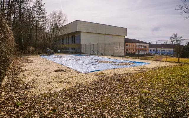 V Hluboké nad Vltavou postaví nový pavilon školy. Kapacitu navýší až o 250 dětí