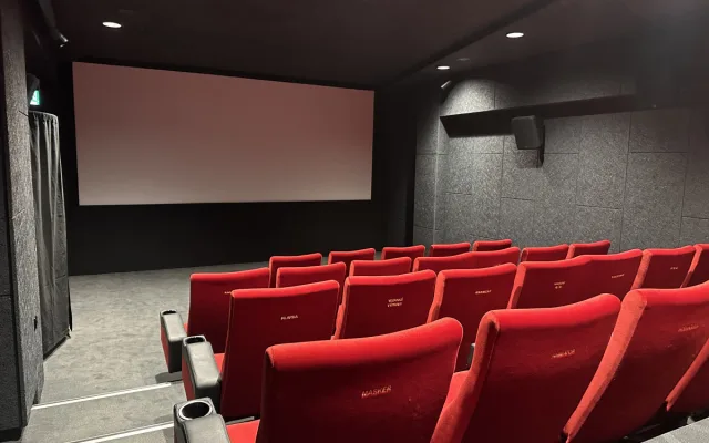 Třetí nejmenší kino v republice rozšířilo budějovickou kulturní nabídku, sídlí na Lidické a má 41 sedadel