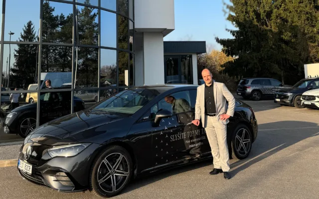 Jak se jezdí v elektrickém Mercedesu? Alexandr testoval EQE