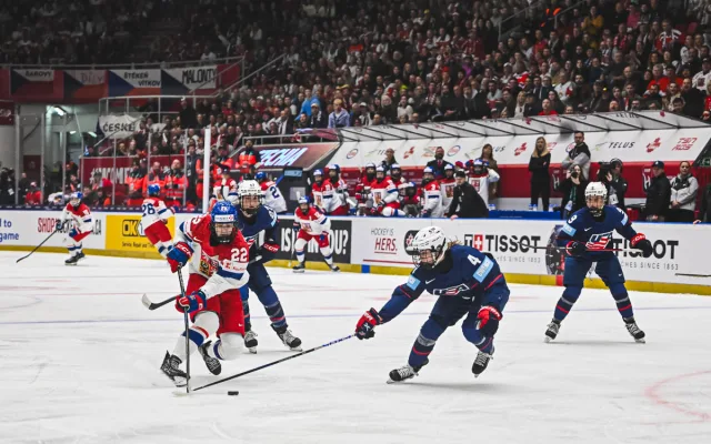 Hokejistky ve druhém utkání na domácím mistrovství podlehly favorizovaným USA 0:4