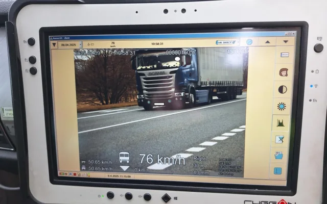 Speed marathon na jihu Čech. Policie zkontrolovala téměř 500 aut