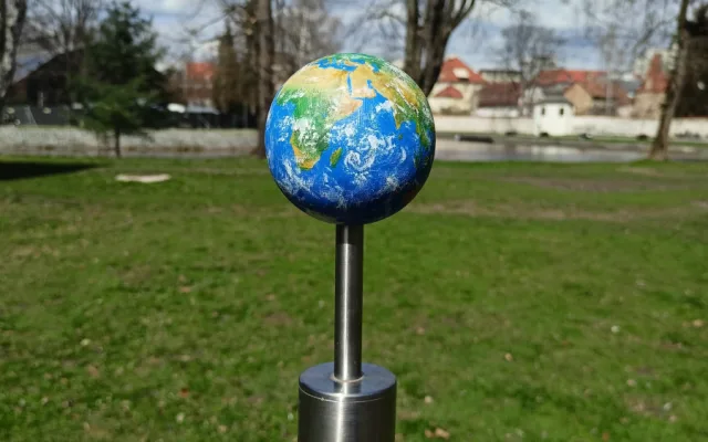 Příběh ukradené planety se uzavírá - na hvězdárně je nová Země