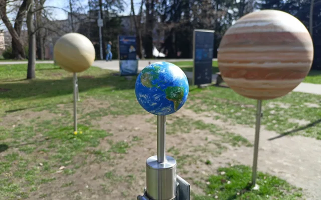 Příběh ukradené planety se uzavírá - na hvězdárně je nová Země