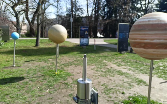 Příběh ukradené planety se uzavírá - na hvězdárně je nová Země