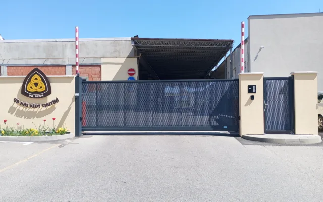 Když potřebujete bránu, která něco vydrží a ještě dobře vypadá