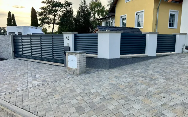 Když potřebujete bránu, která něco vydrží a ještě dobře vypadá