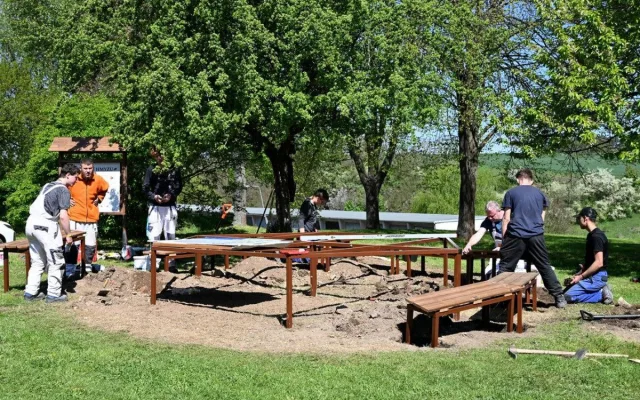 Žáci čtyř středních píseckých škol vybudovali vlastní studentský park