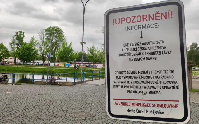 Na Sokolák se vrátí opravená dřevěná lávka. Projdete se po ní už v pátek