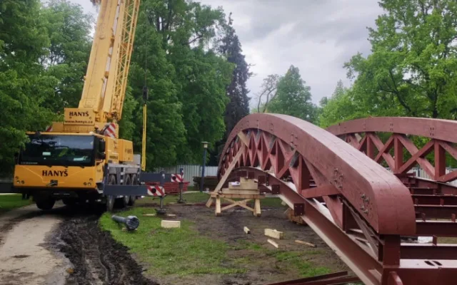 Na Sokolák se vrátí opravená dřevěná lávka. Projdete se po ní už v pátek