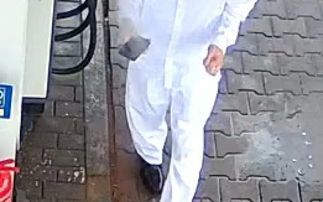 Svědek, který by mohl mít informace k dopadení pachatele.