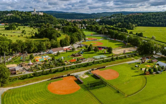 SuperCup 2025: Hvězdy Evropy míří na Hlubokou. Přijede celebrita?