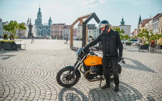 Na motorce v jižních Čechách: Zažijte volnost silnic, krásu krajiny a setkání