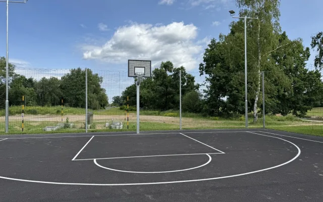 Hřiště na pickleball, badminton nebo stolní tenis. Druhá etapa ČEZ areálu je hotová