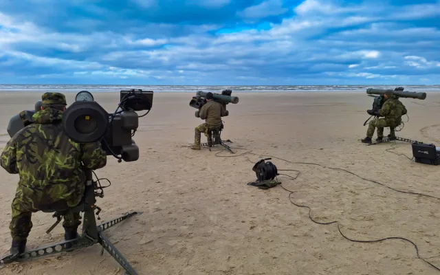 Během cvičení Bold Quest v Dánsku vojáci otestovali zařízení IFF mód 5 u palebných prvků RBS-70 a RBS-70NG.