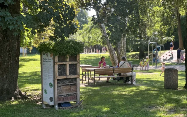 Město rozšířilo relaxační zónu u Maláku. Opravilo loděnici a přidalo vodní prvky