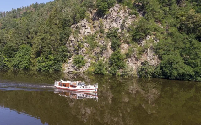 Objevte krásy řeky Vltavy i o kousek dál