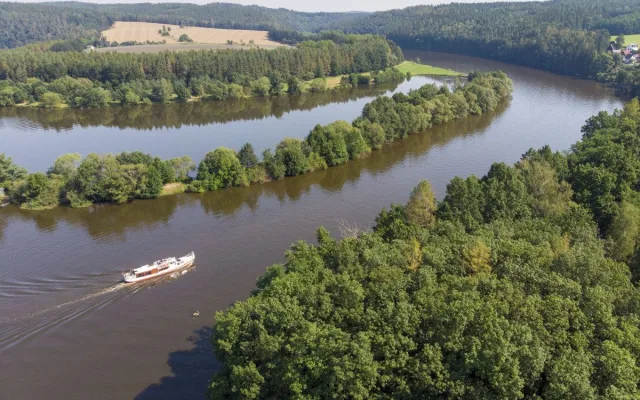 Objevte krásy řeky Vltavy i o kousek dál