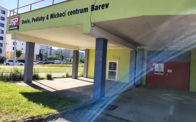 Sklad pro pěstouny v Českých Budějovicích přijímá věci pro děti do 18 let