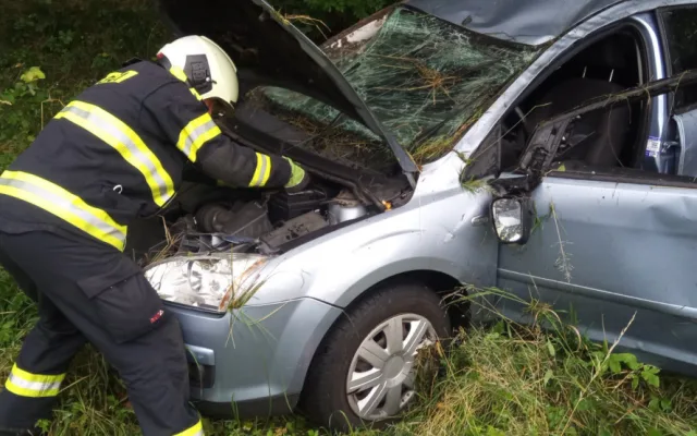 Opilý řidič způsobil nehodu u Němčic, na místě jsou čtyři zranění