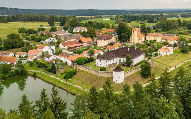 Jihočeská tvrz Žumberk ožije letní řemeslnou slavností