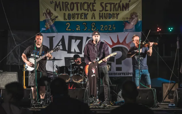 Z vody na pódium. Lodní kapitán pořádá už dvaadvacátý festival v Miroticích