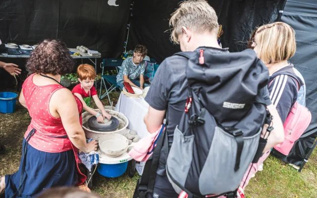 Z vody na pódium. Lodní kapitán pořádá už dvaadvacátý festival v Miroticích