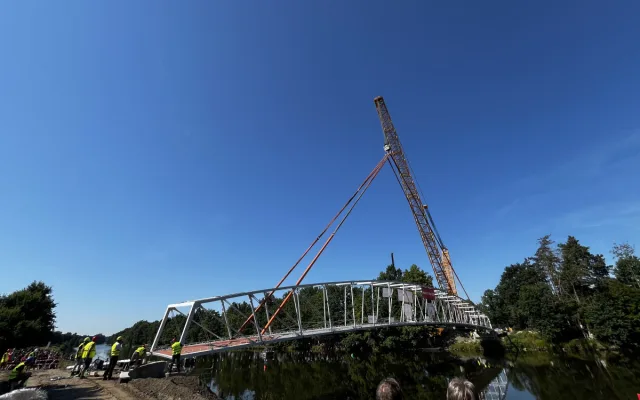 Hluboká nad Vltavou má novou lávku přes Vltavu