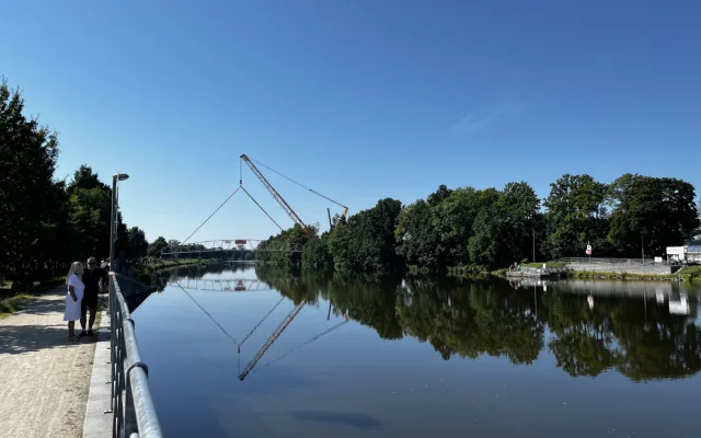 Hluboká nad Vltavou má novou lávku přes Vltavu