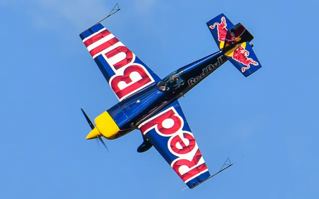 Letecký den Hosín nabízí špičkové piloty, legendární letouny i zábavu pro rodiny