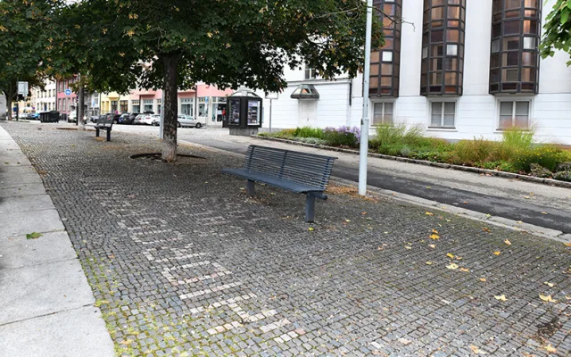 České Budějovice objektivem Milana Bindera a perem Martina Maršíka: Neviditelný nápis