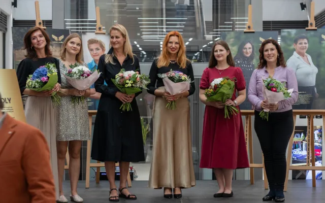 IGY hostí výstavu Pod vašimi křídly. Ukazuje příběhy onkologických pacientů