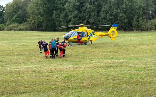 Smrtelná nehoda na Jindřichohradecku, u Lásenice se čelně střetly dva vozy