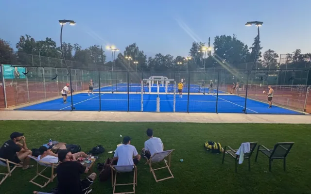 Padel turnaj poprvé na jihu Čech přilákal hráče i skvělou atmosféru