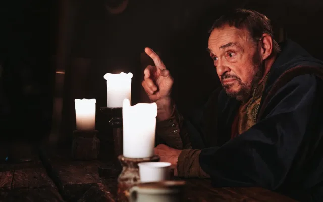 Herec John Rhys-Davies, představitel trpaslíka Gimliho, natáčel v Písku