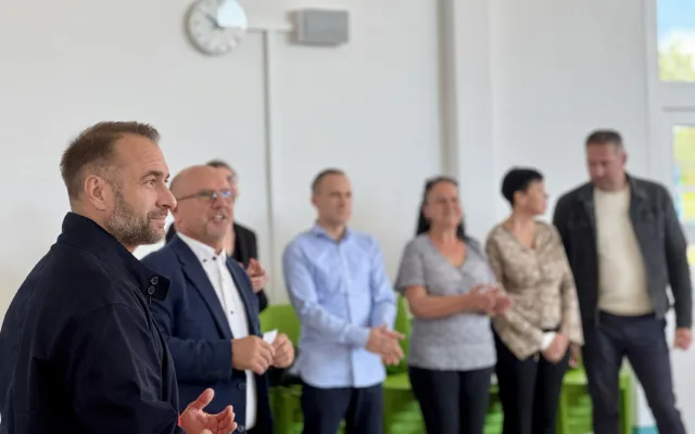 Ve Velešíně otevřeli novou jídelnu. Škola láká na moderní zázemí a kvalitní vzdělání