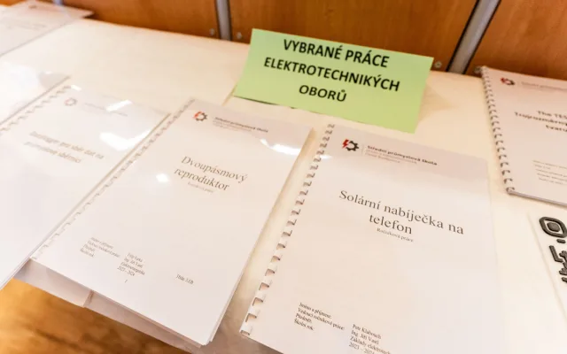 Ročníkové práce na SPŠ SE propojují odbornou teorii s praxí.