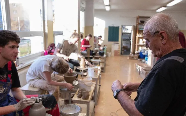 Střední uměleckoprůmyslová škola Bechyně je škola s bohatou historií i současností.