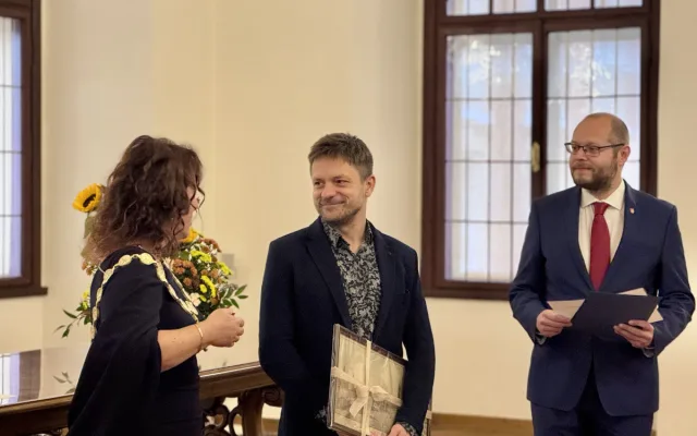 Jiří Mádl převzal cenu města, v proslovu zavzpomínal na své dětství v Budějovicích