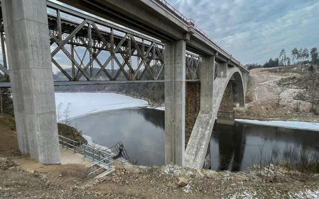 Železniční most u Červené nad Vltavou získal hlavní cenu Inženýrské komory