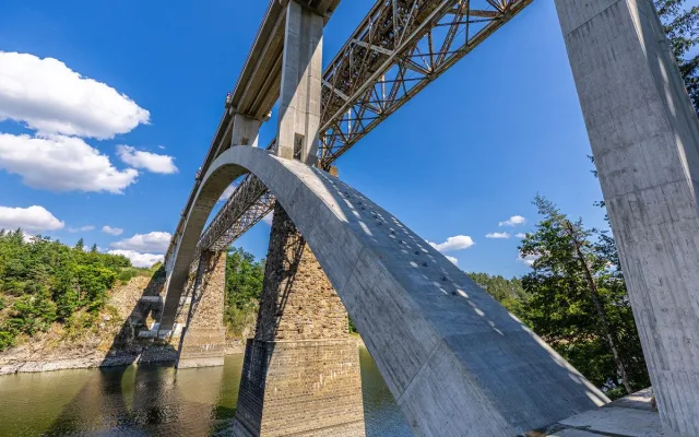 Železniční most u Červené nad Vltavou získal hlavní cenu Inženýrské komory