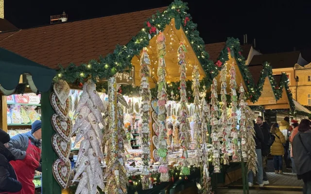 Adventní městečko je otevřené. První den přilákalo stovky návštěvníků