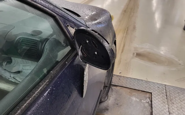 Policisté v Jindřichově Hradci zastavili pojízdný vrak. Kontrola odhalila 21 závad