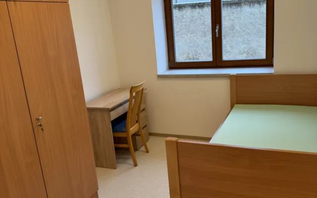 Jihočeský kraj otevřel komunitní bydlení pro lidi s autismem v Oseku