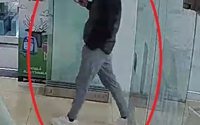 Ženu z jihu Čech připravili o tisíce. V Praze za ně neznámý muž pořídil mobil