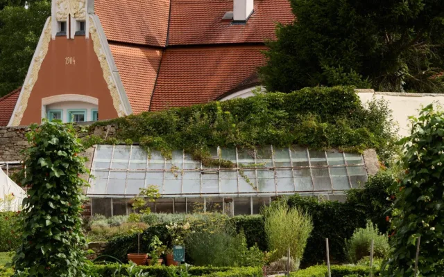 Do historické zahrady v Jindřichově Hradci otiskují zahradní architekti i současné trendy