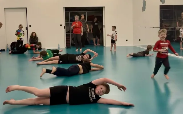 Od říkanek ke sportu. Proč dát dítě na ragby a proč není třeba se ho bát?