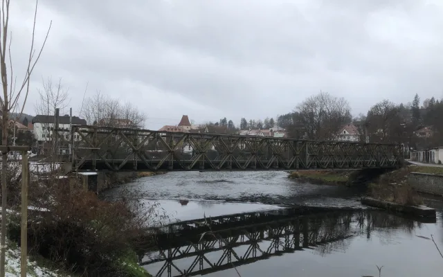 Český Krumlov plánuje stavbu nového mostu u pivovaru za 55 milionů korun
