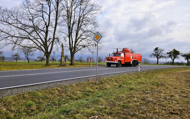 Jihočeští hasiči se rozloučili se starou dámou. Legendární Tatra 148 míří do muzea
