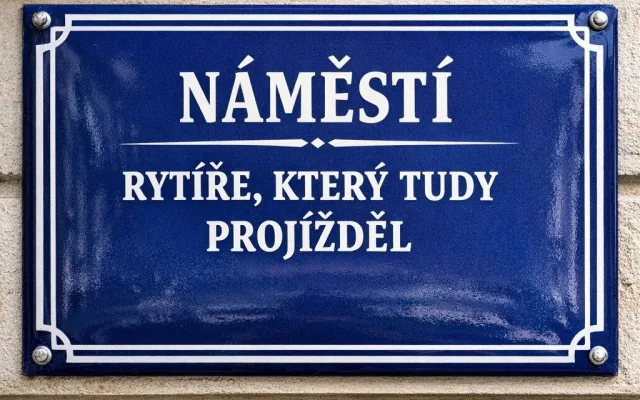 Tunel pod Lipnem a metro pod Hradcem. Jihočeské radnice se humoru nebojí